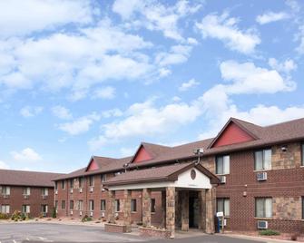 Baymont by Wyndham Eau Claire WI - Eau Claire - Rakennus
