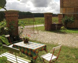 Ferienwohnung Schwalbennest - Linstow - Binnenhof
