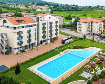 Kona Hotel Verona by Kleos Group Collection - Verona - Piscina