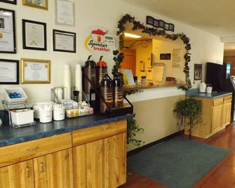 Super 8 by Wyndham Sidney NY - Sidney - Front desk