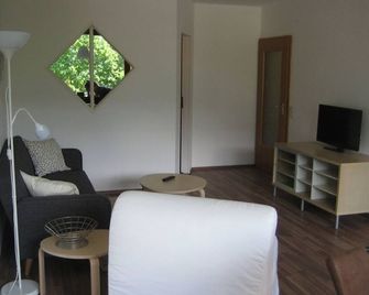 App 2/24 - Cozy apartment with balcony for 2-4 p. m. Pet - - Füssen - Salon