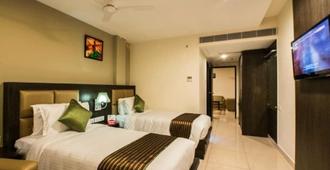 Plazza hotel , Trichy - Tiruchirappalli - Bedroom