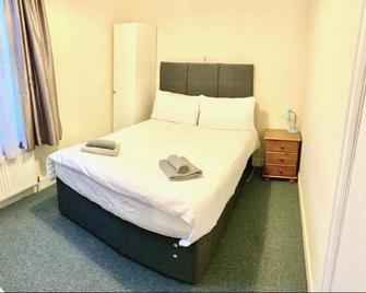 The Mill Hotel - Bedford - Bedroom