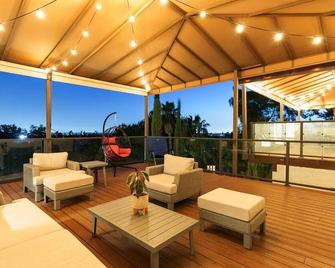 One of a kind Villa w/ Resort Living Amenities - Orange - Balcony