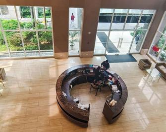 Premium Bgc 2 Br Condo South Of Market- Pool-Sauna - Taguig - Lobby