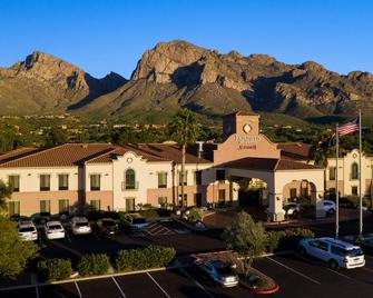 Fairfield Inn & Suites Tucson North/Oro Valley - Oro Valley - Gebouw