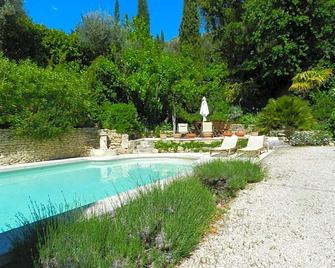 Les Acanthes - Lauris - Zwembad