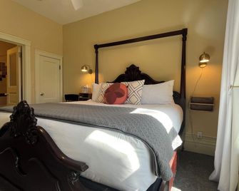 Stone Gables Inn - Cleveland