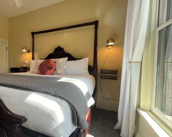 Stone Gables Inn - Cleveland