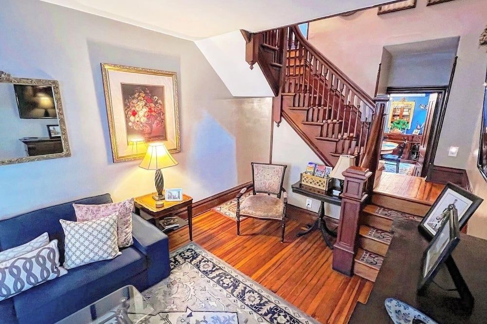 West Broadway Guesthouse with off-street parking - جيم ثورب - غرفة معيشة