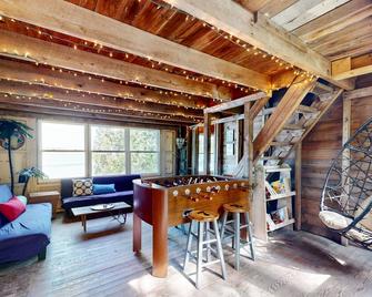 Dark Harbour Cottage - Vassalboro - Dining room