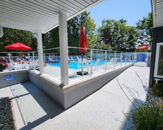 North Shore Inn Tc 302 - Traverse City - Pool