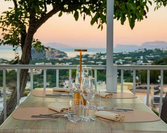 Hotel Villa Ireos - Ischia - Balcony