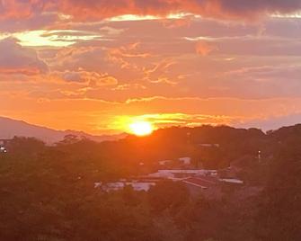 Beautiful apartment in a very exclusive and quiet area surrounded by nature. - Curridabat