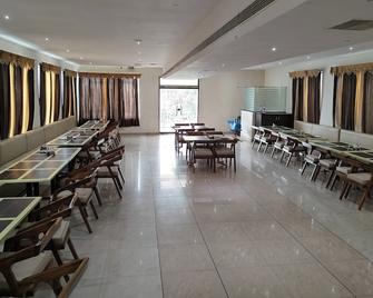 Hotel Grand Leela Krishna - Adults Only - Bhīmavaram - Restaurant