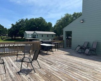 Legend Oaks room 8 on the hill - Gautier - Balcony