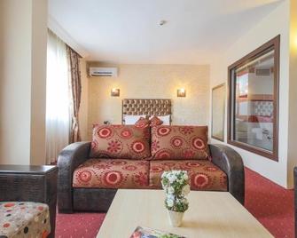 Hostapark Hotel - Mersin (Icel) - Living room