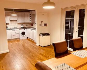 Waterside Star - Londonderry - Kitchen