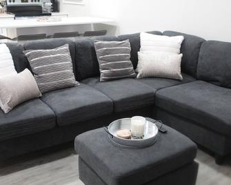 Luxury 2 bedroom Apartment in Mount Bethel, PA near Pocono Mountain - Mount Bethel - Sala de estar