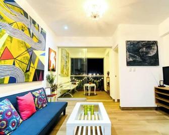 Beach Apartment /Gallery in Punta Hermosa - Lima - Living room