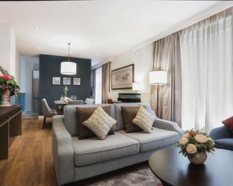 Somerset City Centre Atyrau - Atyrau - Living room