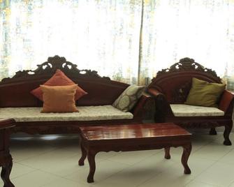 Exchange Regency Condominium/Hotel - Pasig - Living room