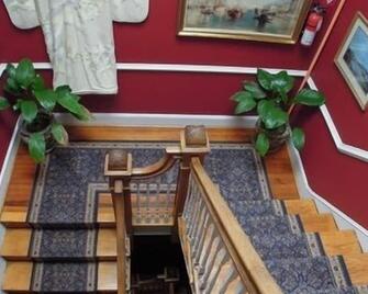 Wilson House Bed & Breakfast - Baltimore - Stairs