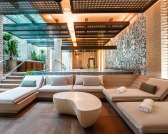 Kimpton Seafire Resort + Spa By IHG - West Bay - Lounge