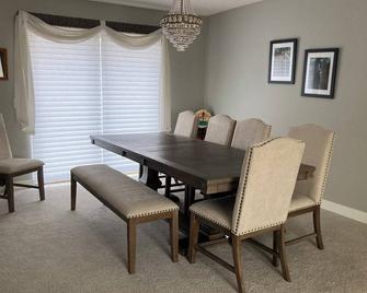 John & Anne`s Place Llc - Litchfield - Comedor