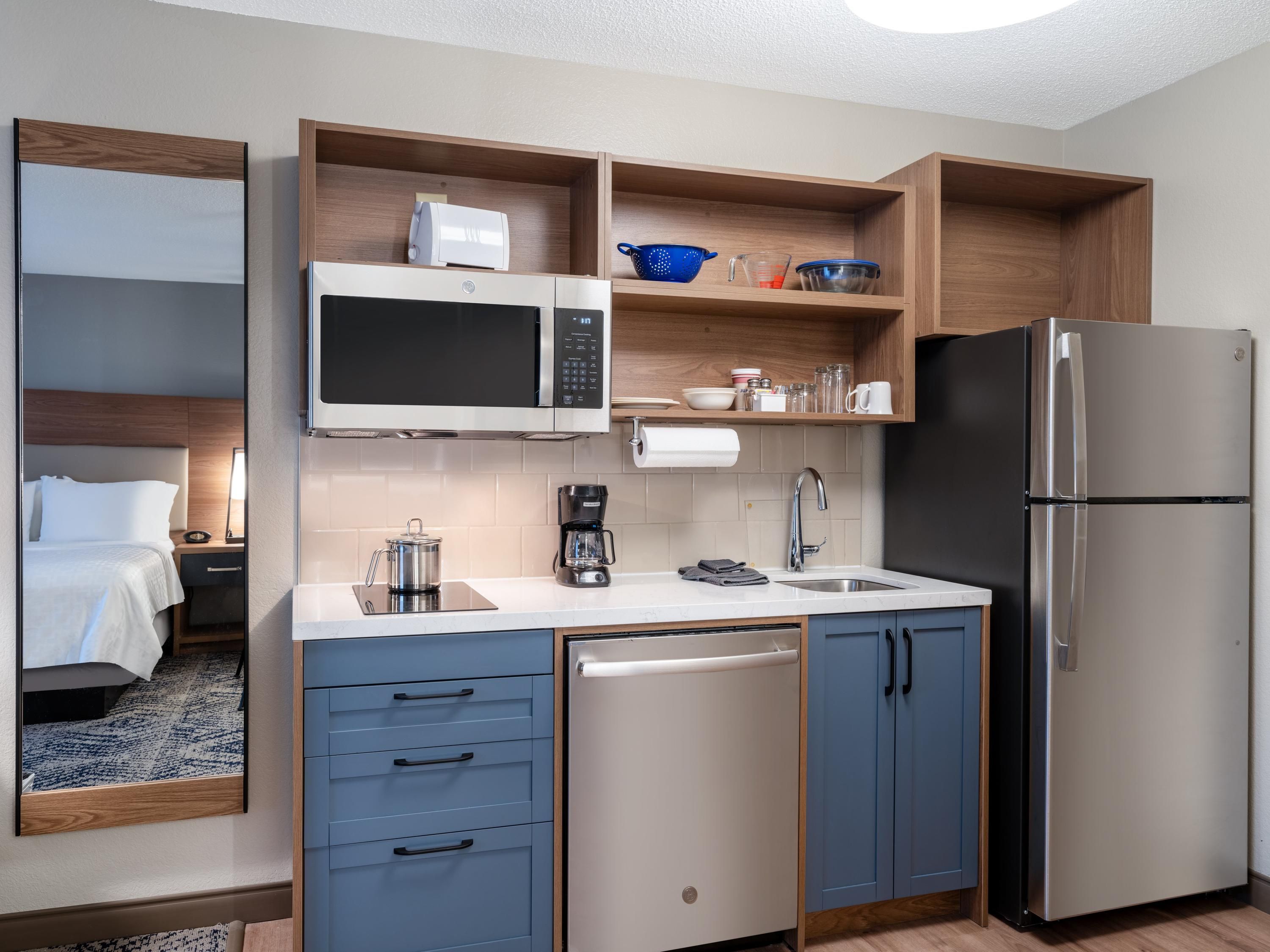 Kitchen view of Candlewood Suites Rockford
