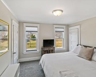 Cozy 2-Story House Near Downtown Libertyville - Libertyville - Bedroom