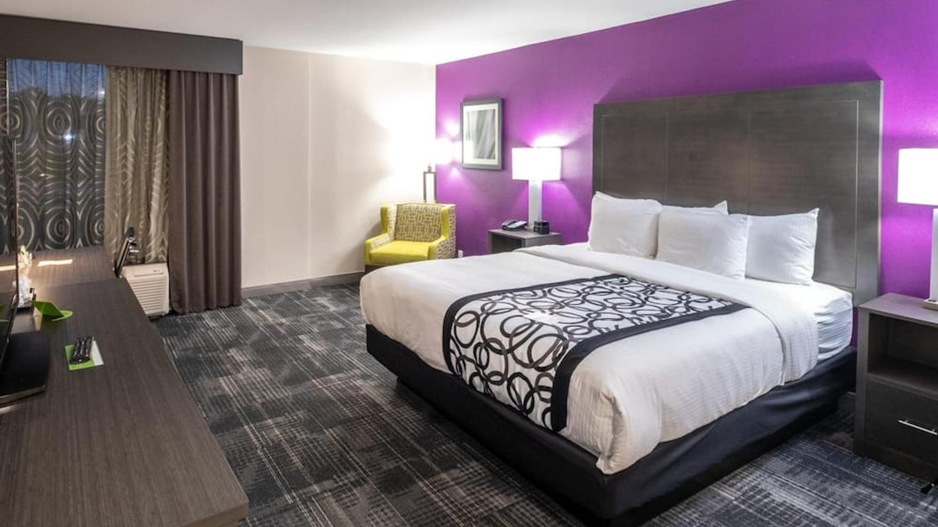 La Quinta Inn & Suites by Wyndham Columbus MS