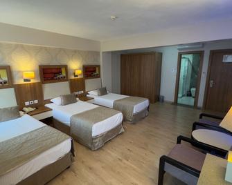 Hotel Baylan - Basmane - Izmir - Bedroom
