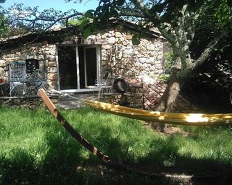 renovated cottage quiet and comfortable in South Ardèche in the valley of the Balm - Beaumont - Patio