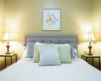 Historic 3-bedroom house close to downtown Guthrie. - Guthrie - Спальня