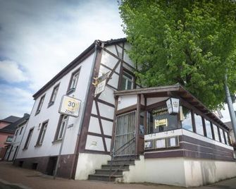 Gasthof Im Kohl - Neuenrade - Будівля