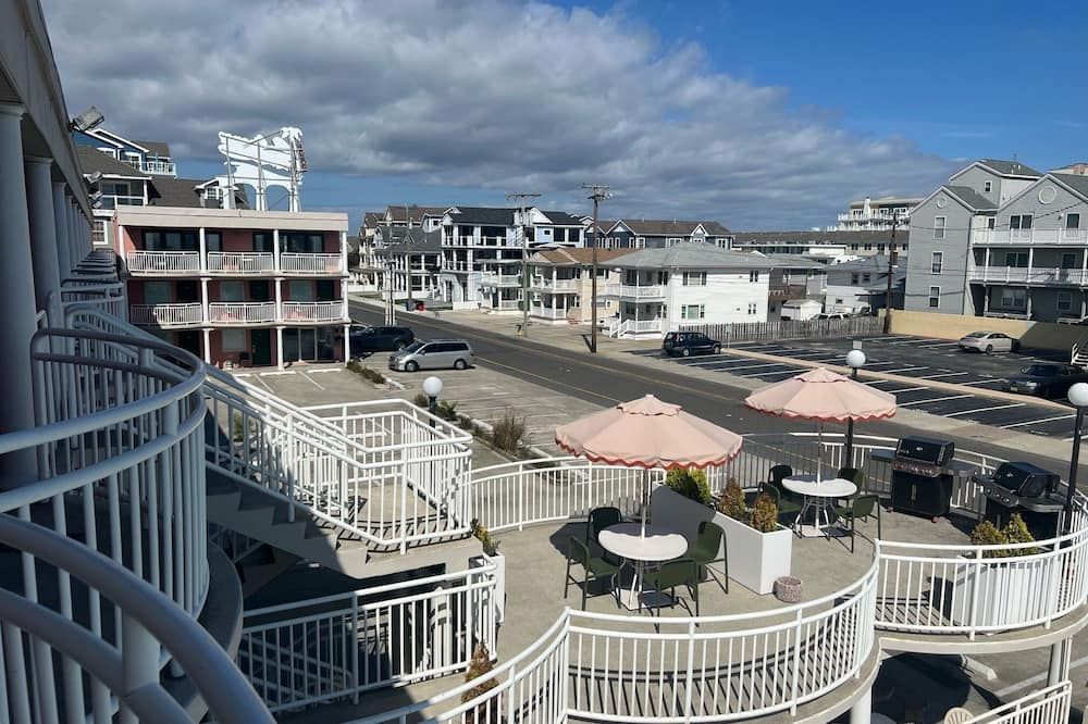 Coliseum Ocean Resort - Wildwood Crest