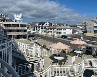 Coliseum Ocean Resort - Wildwood Crest