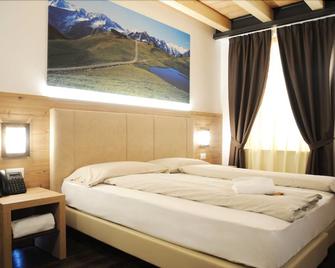 Touring Hotel & Spa - Edolo - Camera da letto