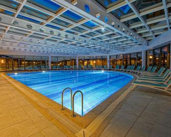 دياموند بريميوم هوتل آند سبا - شامل جميع الخدمات - سيد - حوض السباحة