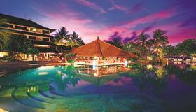 峇里發現卡地亞酒店 - 庫塔 - 游泳池