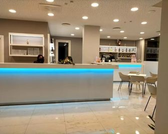 Nuovo Hotel Settibi 20m Dalla Spiaggia - Giulianova