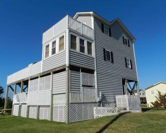 New Listing Oceanside Oasis w/Amazing Views. Hottub. Close to Beach. Free WiFi - Rodanthe - Building