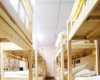 Luohu Shenzhen Railway Station Space Capsule International Youth Hostel - Shenzhen - Bedroom
