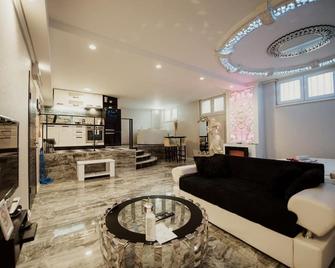 Spa Lux Apartmani - Novi Sad - Living room