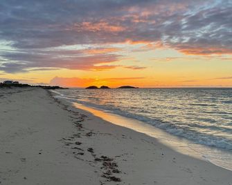 Waterfront 3-Bedroom 3-Bath / Ac / Wifi /Bonefish / Gorgeous North Caicos Tci. - Whitby - Playa