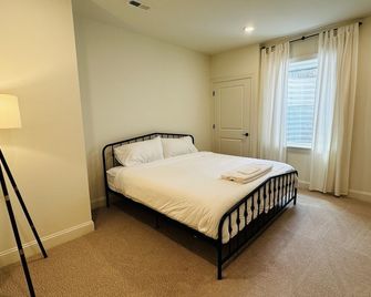 Brand New Custom 2br-2bth 1500sqft Basement - Woodbridge - Schlafzimmer