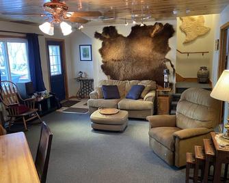 Relax and Unwind. - Worthington - Huiskamer