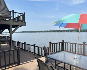 Landmark Lodge - Lake Blackshear - minutes from Ga Veterans State Park! - Cordele - Varanda