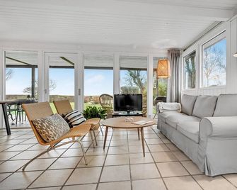 3 bedroom gorgeous home in Odder - Odder - Stue